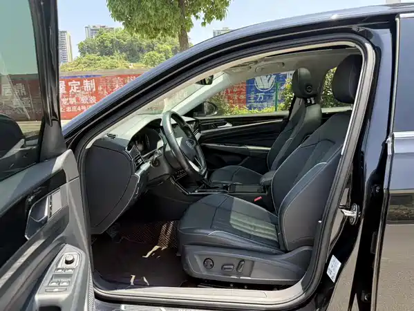 Volkswagen Passat 2022