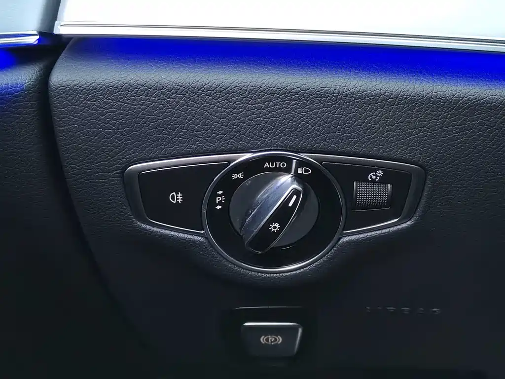 Mercedes-Benz E-Class 2023 — фото 20
