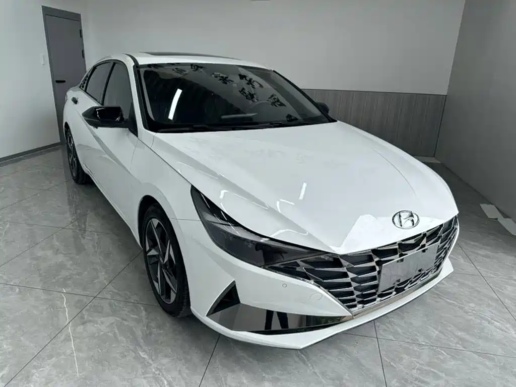 Hyundai Elantra 2023