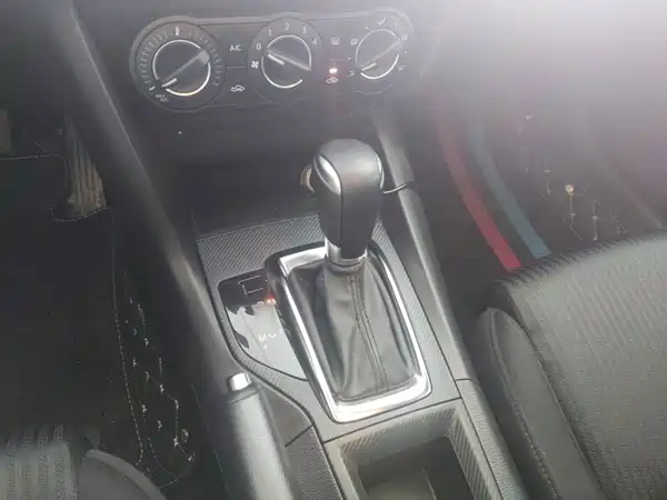 Mazda 3 Axela 2016