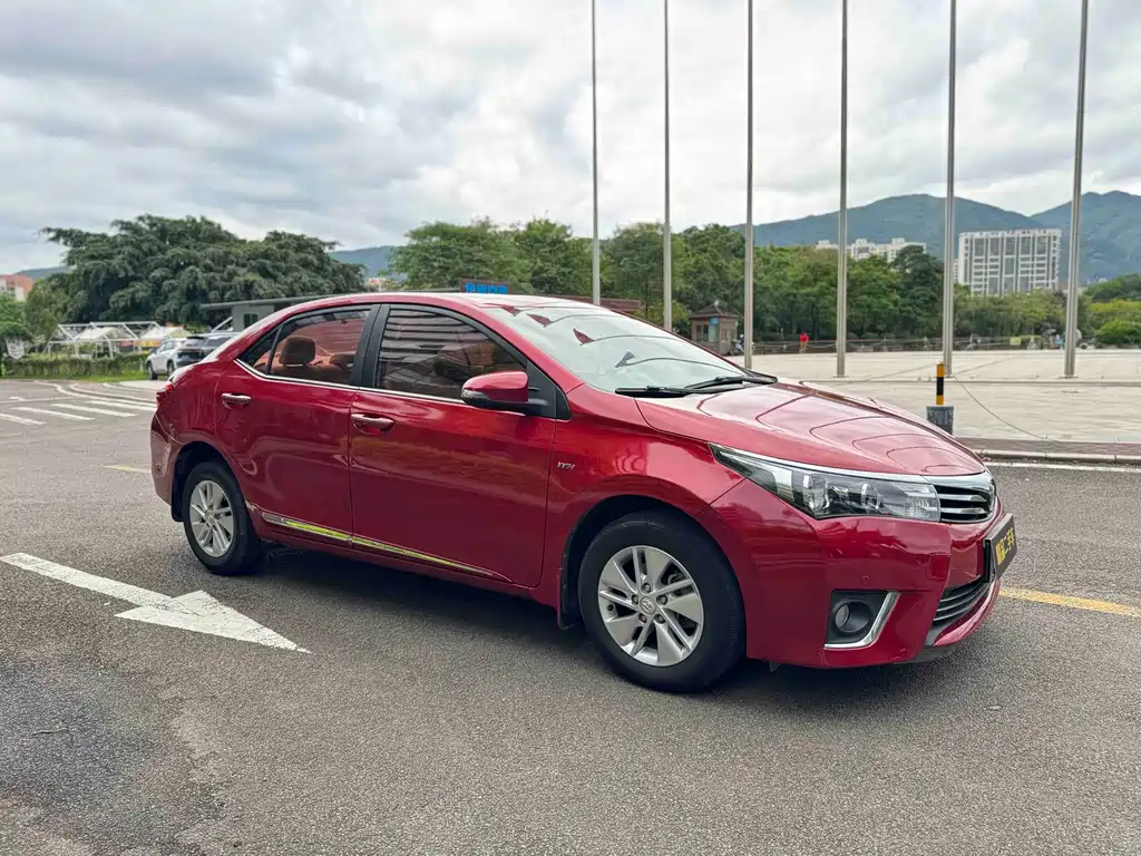 Toyota Corolla 2015 — фото 3
