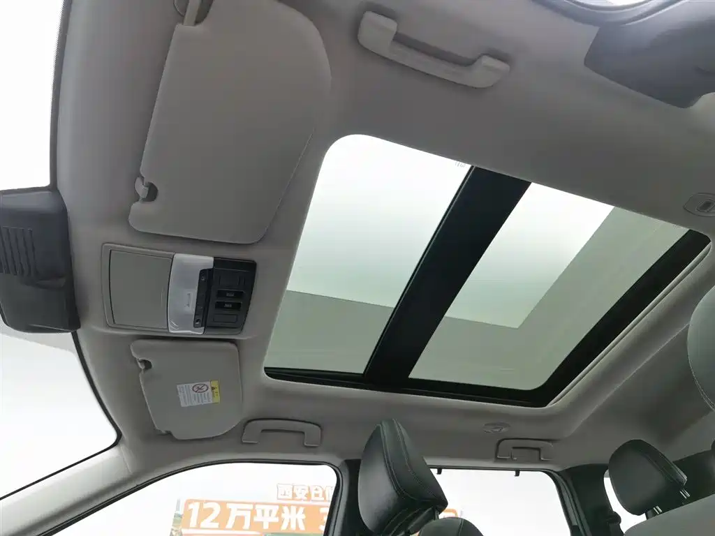 Mitsubishi Outlander 2023 — фото 14