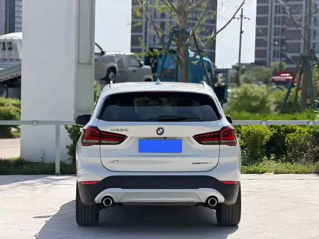 BMW X1 2021 — фото 8