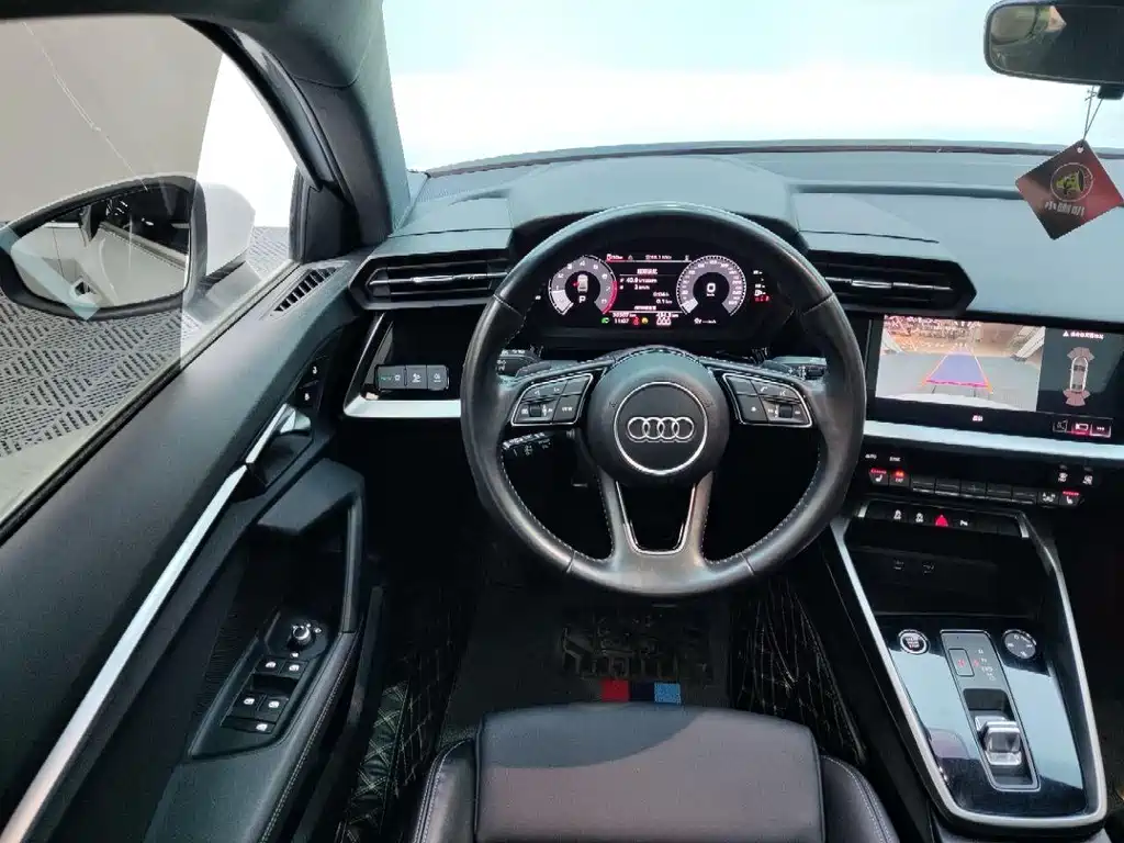 Audi A3 2023 — фото 12