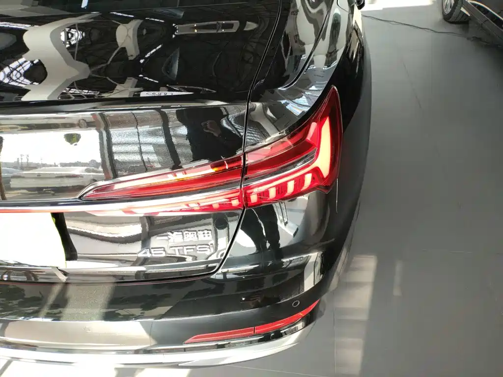 Audi A6L 2023 — фото 24