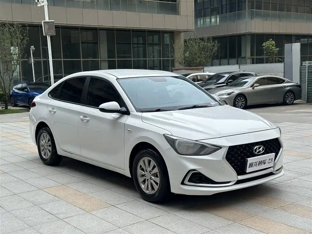 Hyundai Elantra 2020 — фото 11