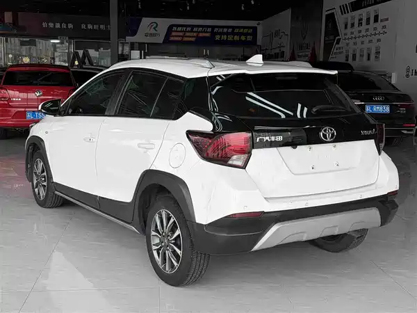 Toyota Yaris L 2021