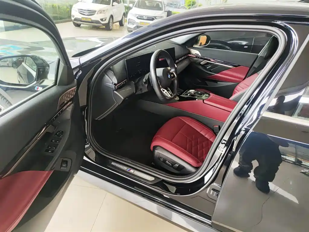 BMW 5 Series 2025