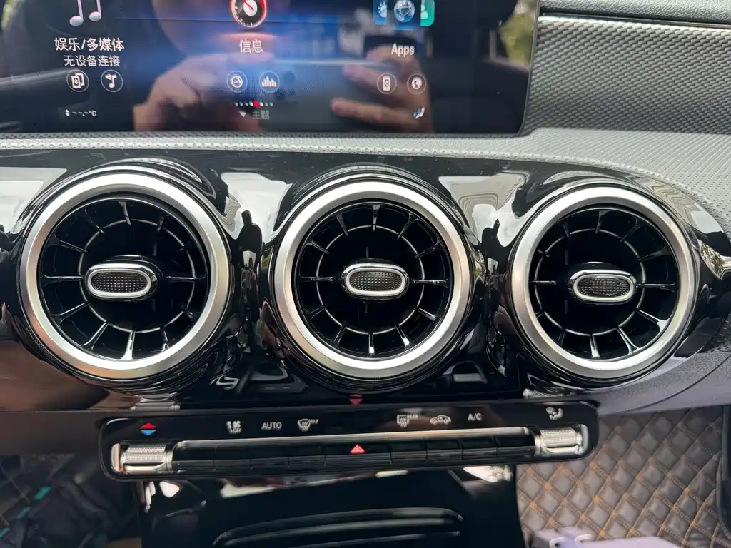 Mercedes-Benz A-Class 2022 — фото 36