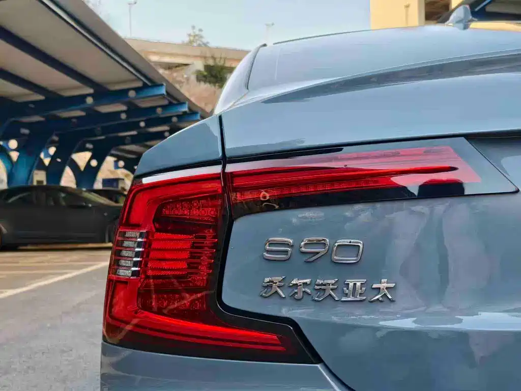 Volvo S90 PHEV 2022 — фото 18