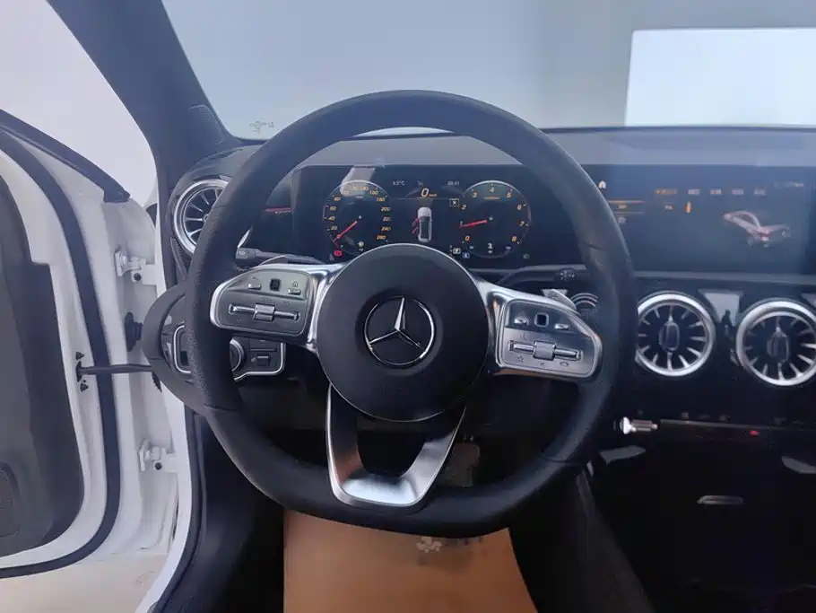 Mercedes-Benz A-Class 2023 — фото 15