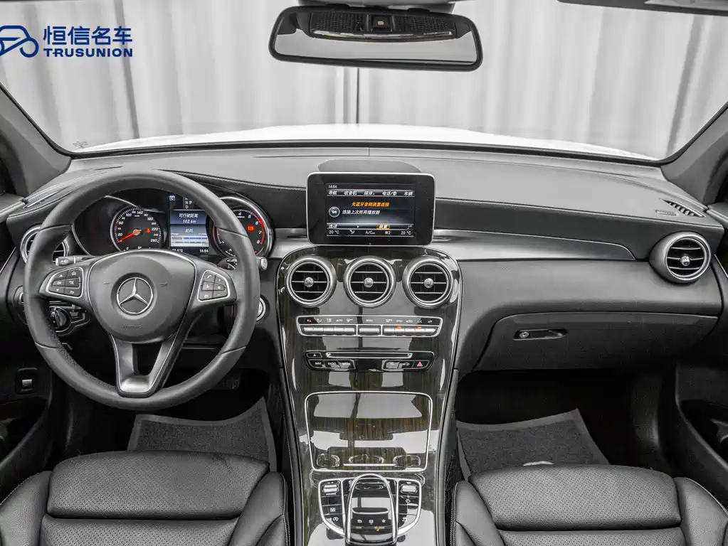 Mercedes-Benz GLC 2016 — фото 12