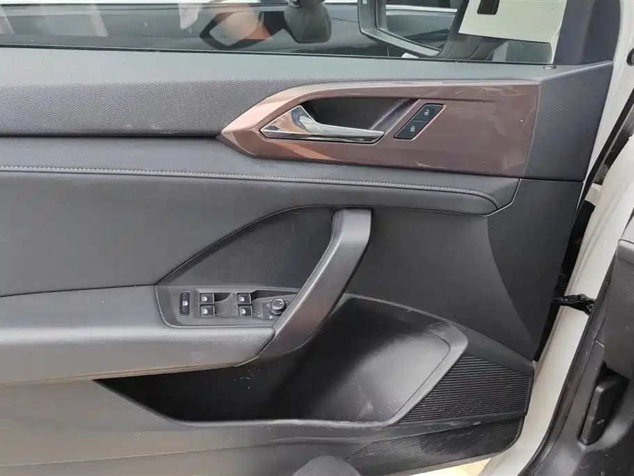Volkswagen Tharu 2020