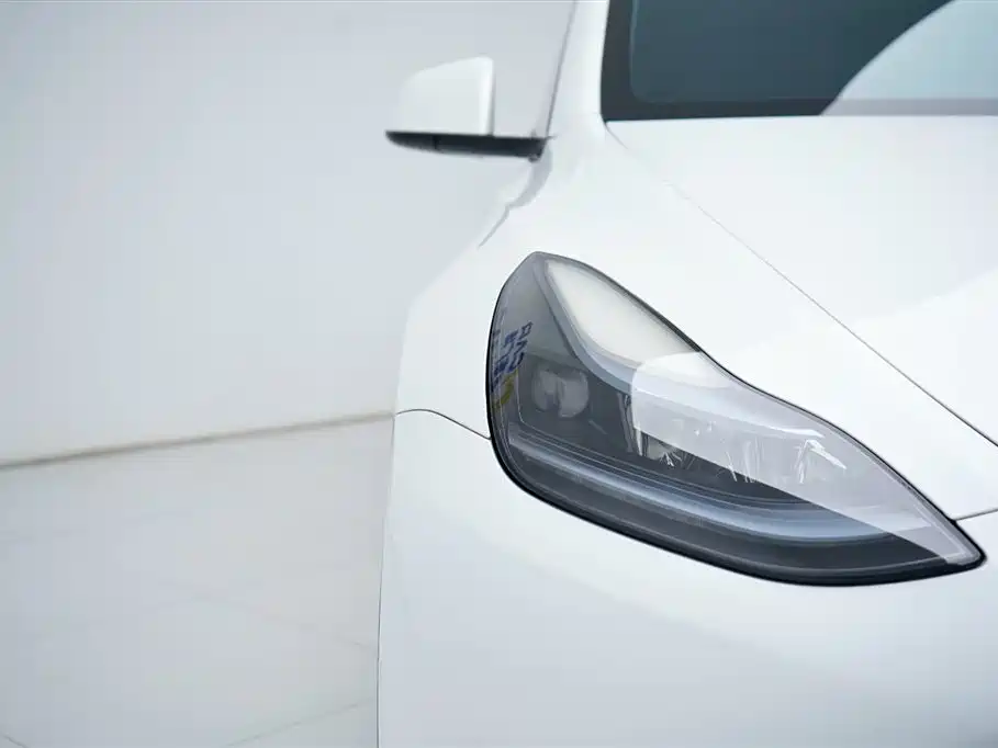 Tesla Model Y 2022 — фото 15