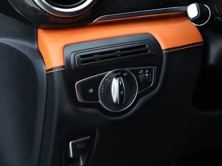 Mercedes-Benz V-Class 2017 — фото 18