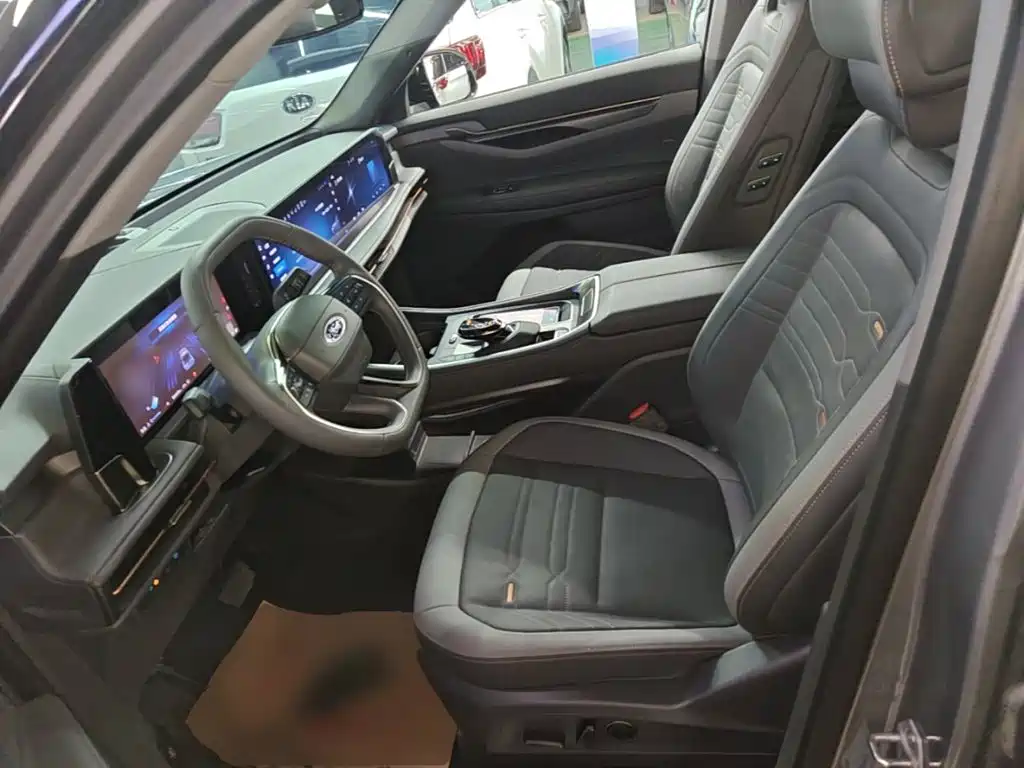 Ford Edge 2023 — фото 15