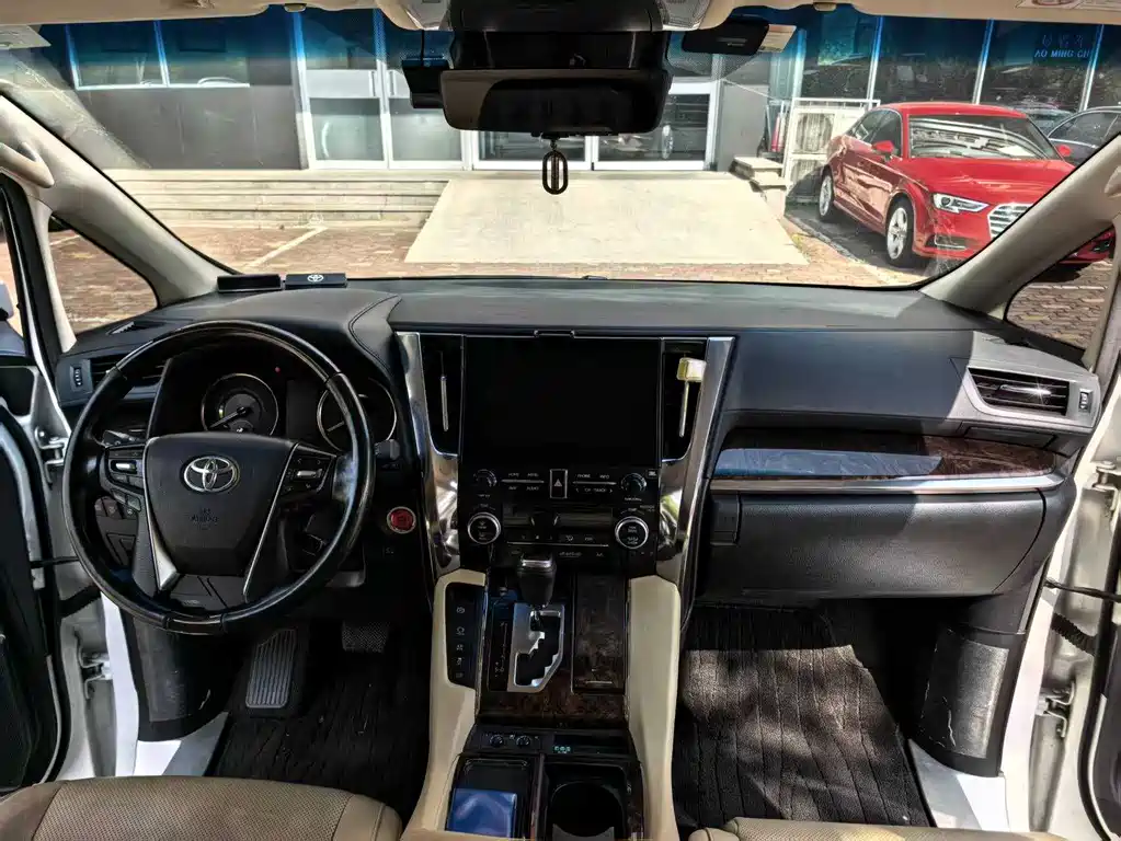 Toyota Alphard 2020 — фото 4
