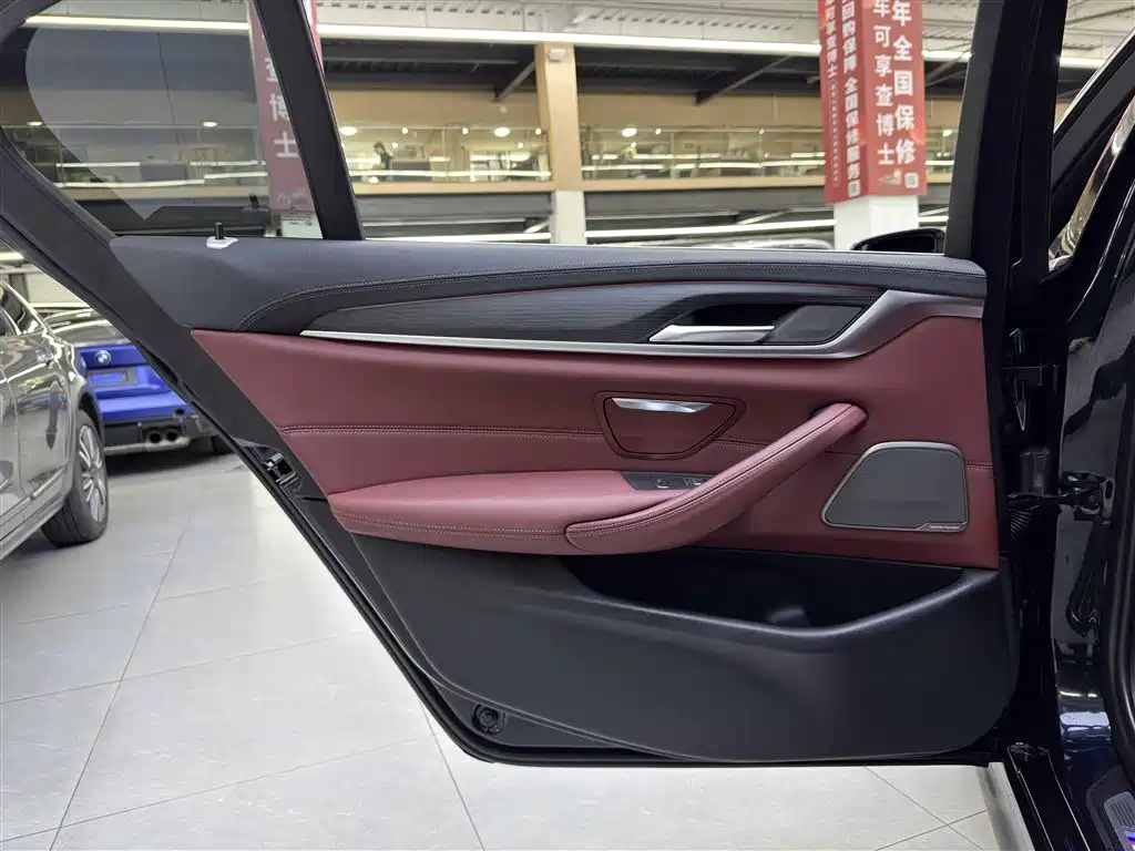 BMW 5 Series 2022 — фото 13