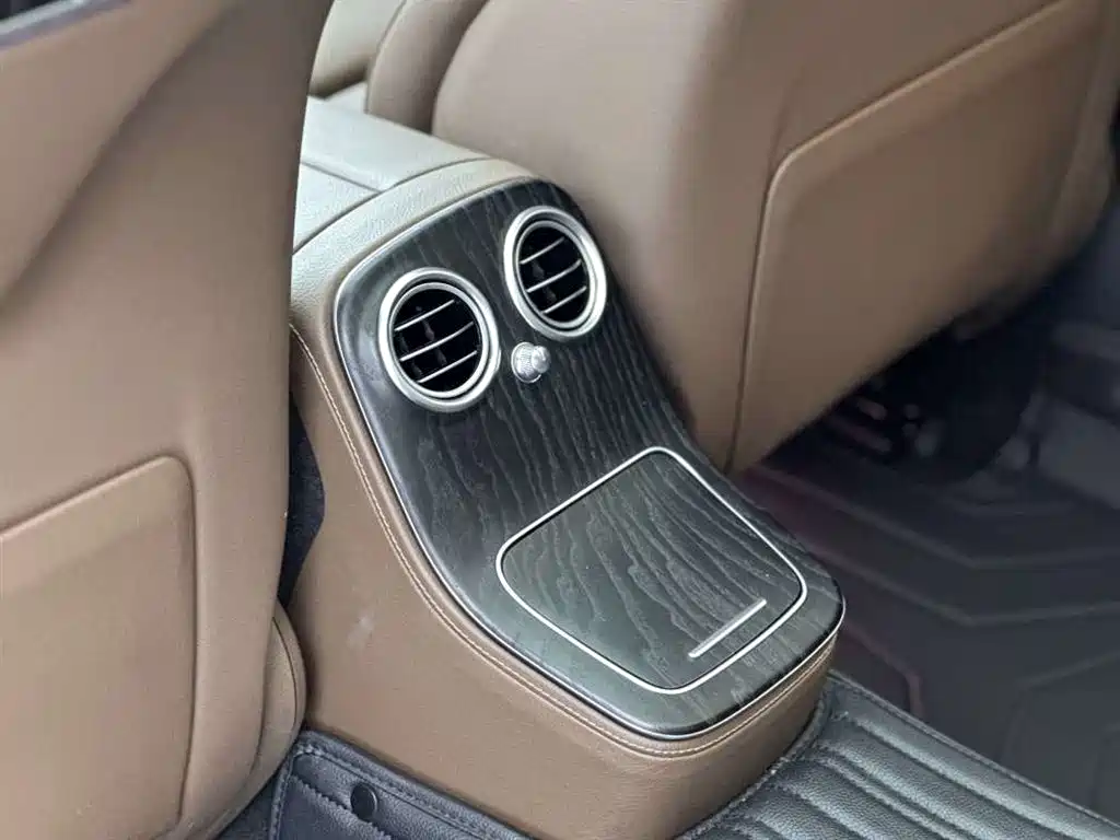 Mercedes-Benz E-Class 2022 — фото 16
