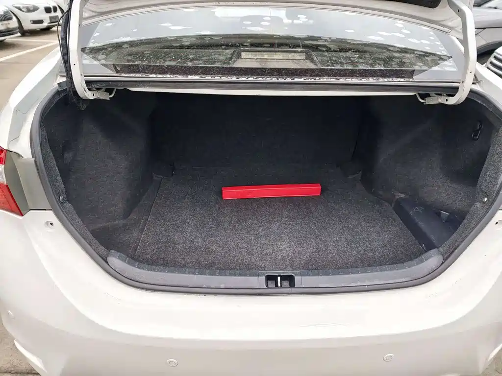 Toyota Corolla 2015 — фото 17