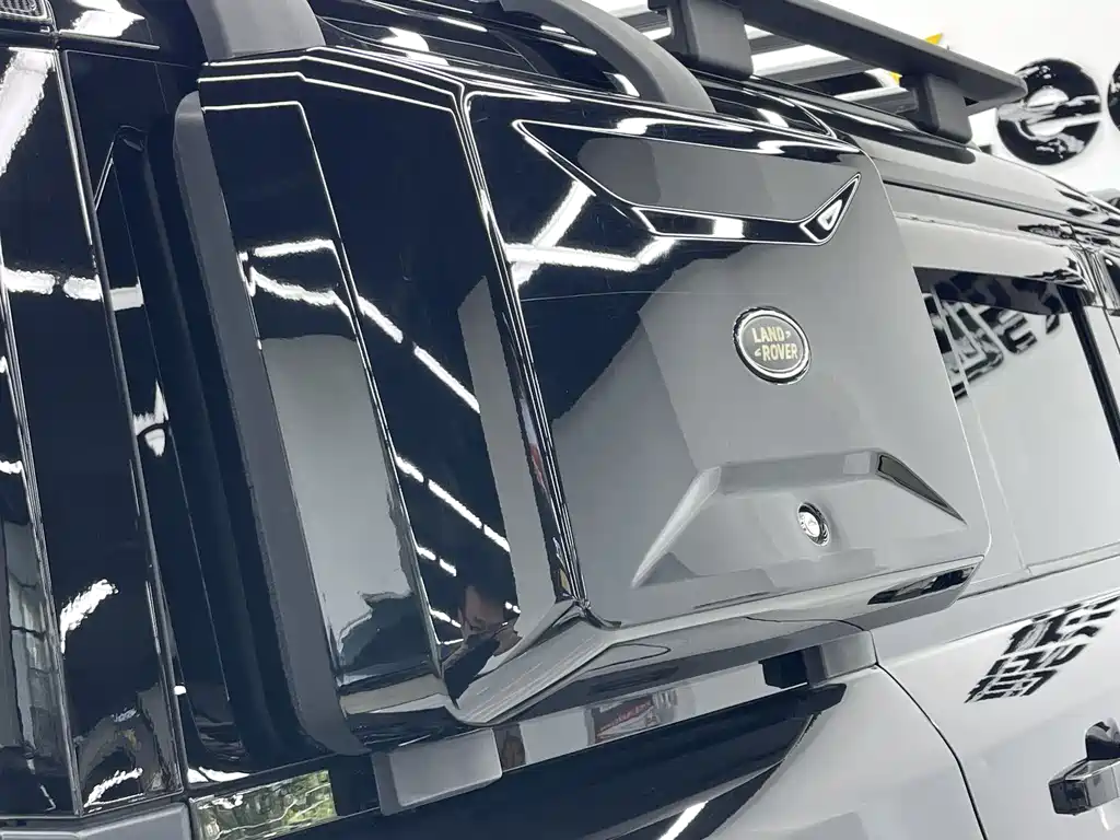Land Rover Defender 2022 — фото 27