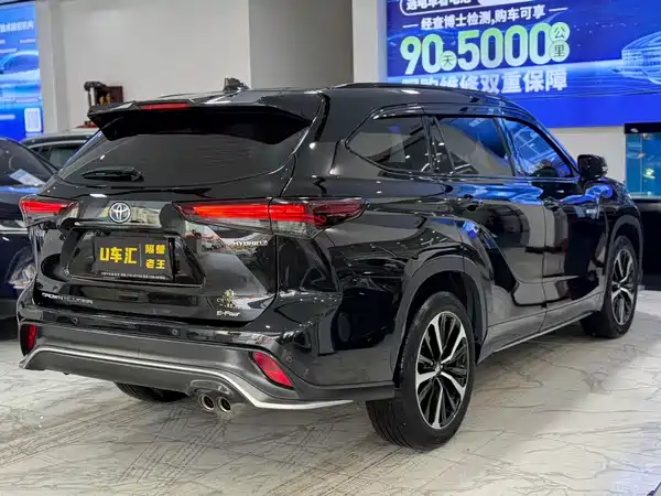 Toyota Crown Kluger 2023