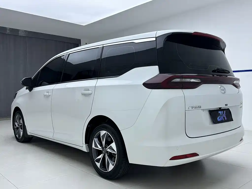 GAC Trumpchi M6 2022 — фото 4