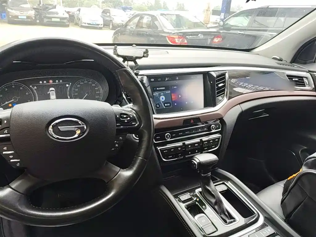 GAC Motor Trumpchi GS8 2017 — фото 10