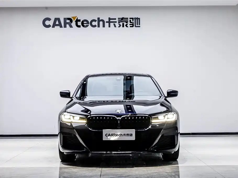 BMW 5 Series 2023 — фото 1