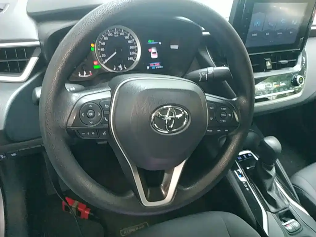 Toyota Corolla 2021 — фото 11