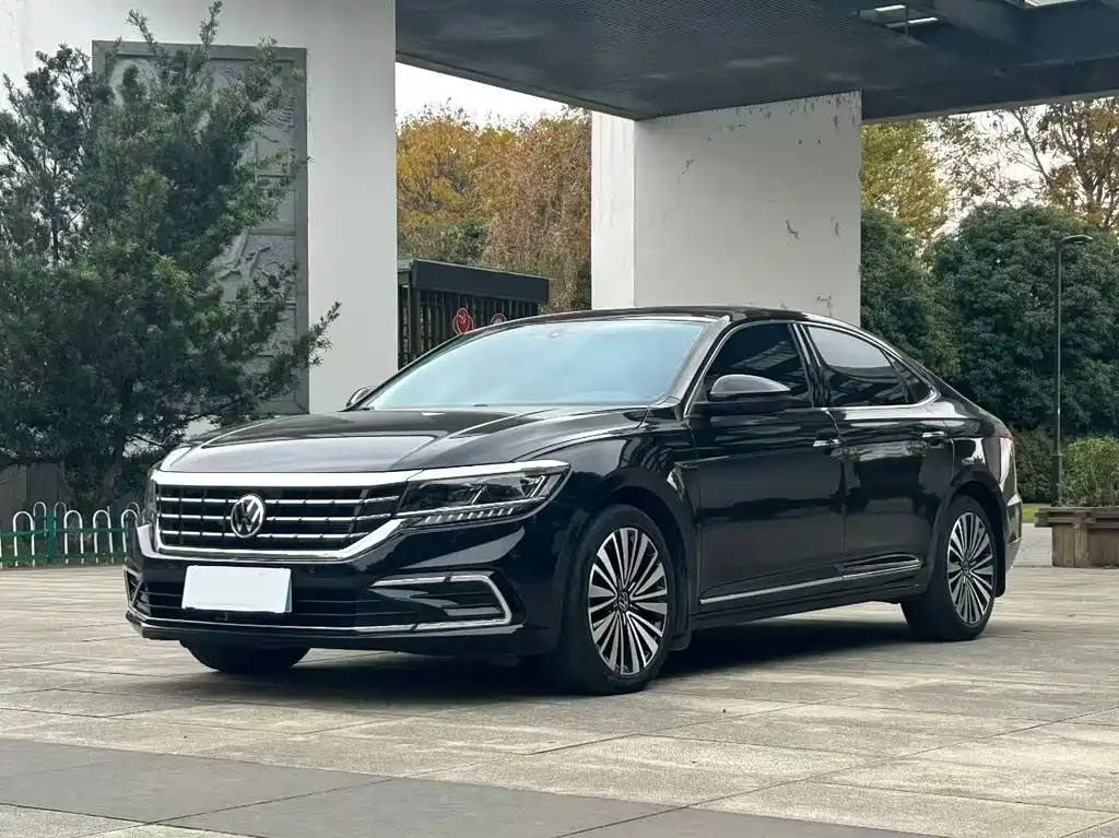Volkswagen Passat 2021 — фото 1