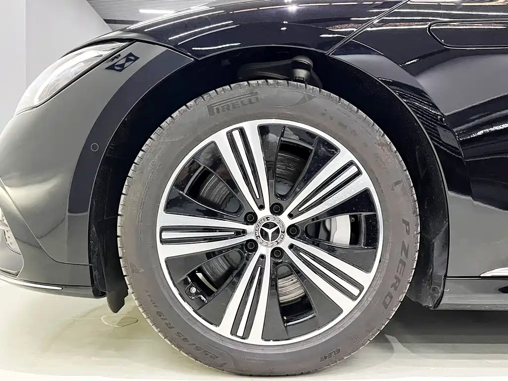 Mercedes-Benz EQE 2025 — фото 12