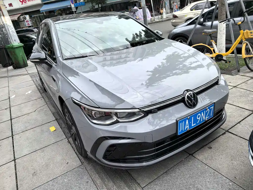 Volkswagen Golf 2021