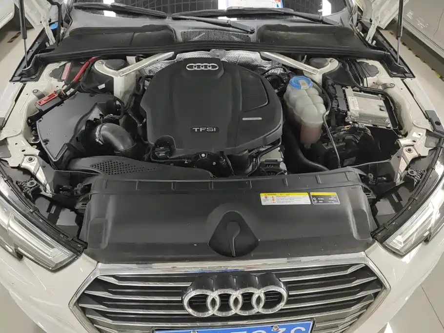 Audi A4L 2018 — фото 10
