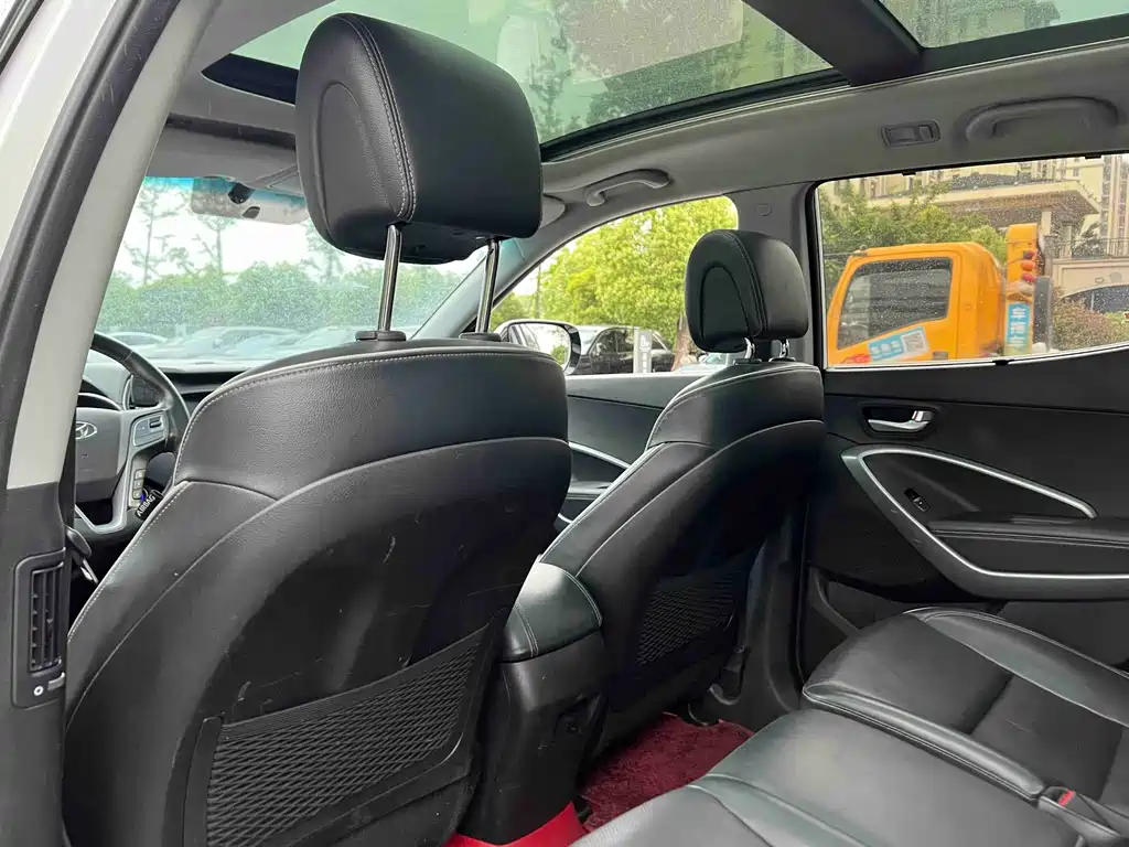 Hyundai Santa Fe 2017 — фото 10