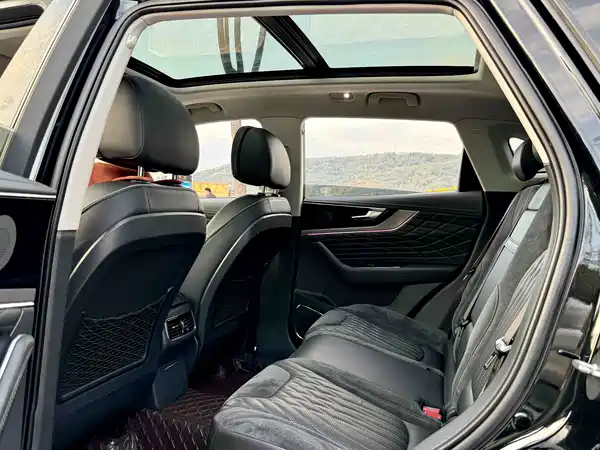 Hongqi HS5 2021