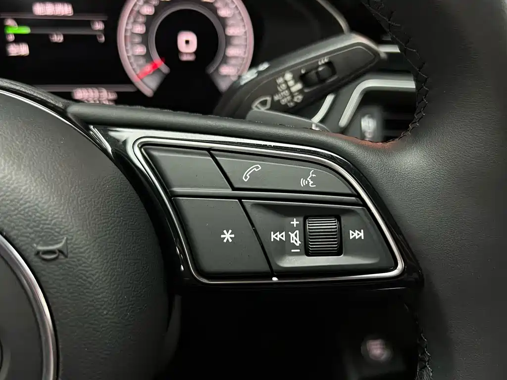 Audi A4L 2023 — фото 22