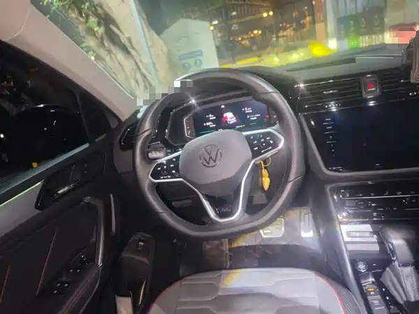 Volkswagen Tiguanx 2021