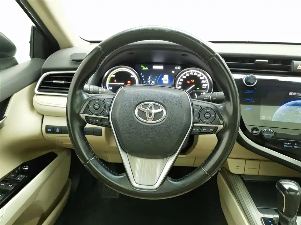 Toyota Camry 2019 — фото 11