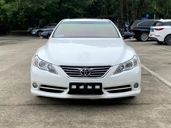 Toyota Reiz 2010