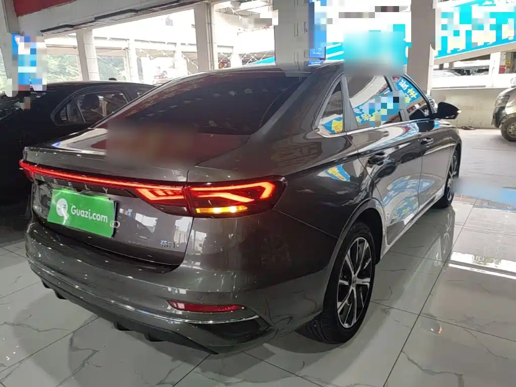 Geely Emgrand 2021
