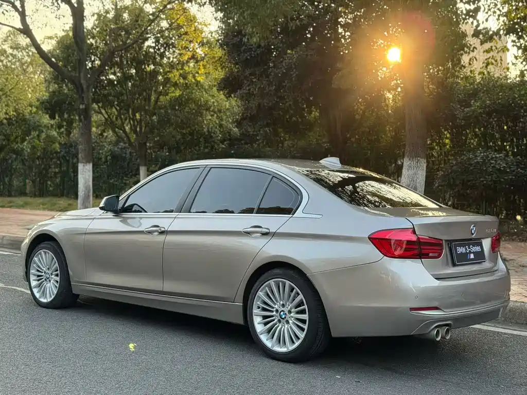 BMW 3 Series 2017 — фото 9