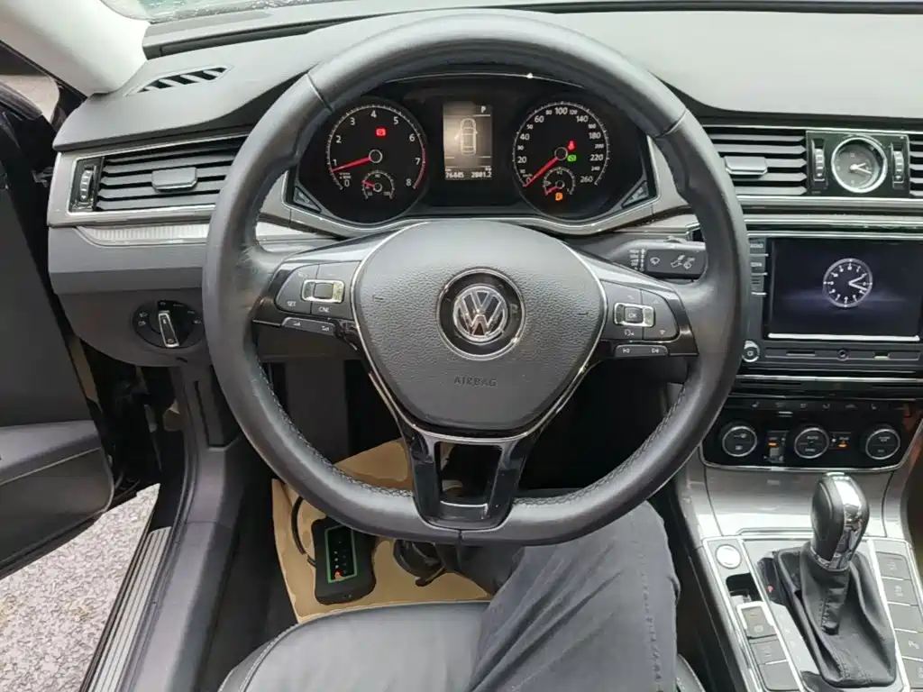 Volkswagen Passat 2017 — фото 11