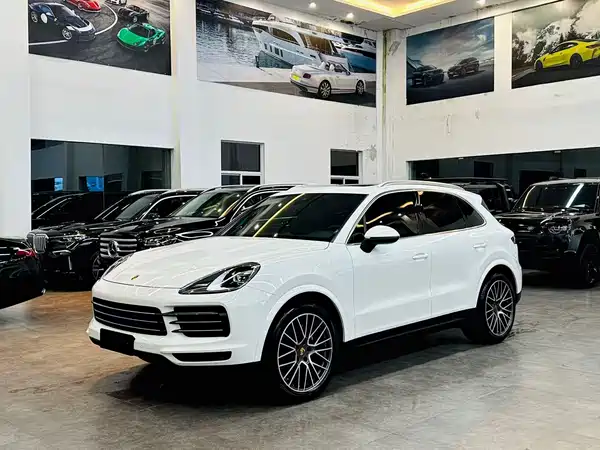 Porsche Cayenne 2022