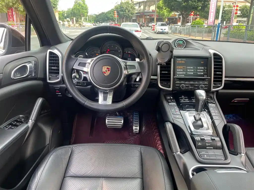 Porsche Cayenne 2014 — фото 17