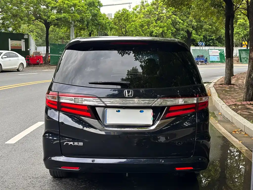 Honda Odyssey 2016 — фото 29