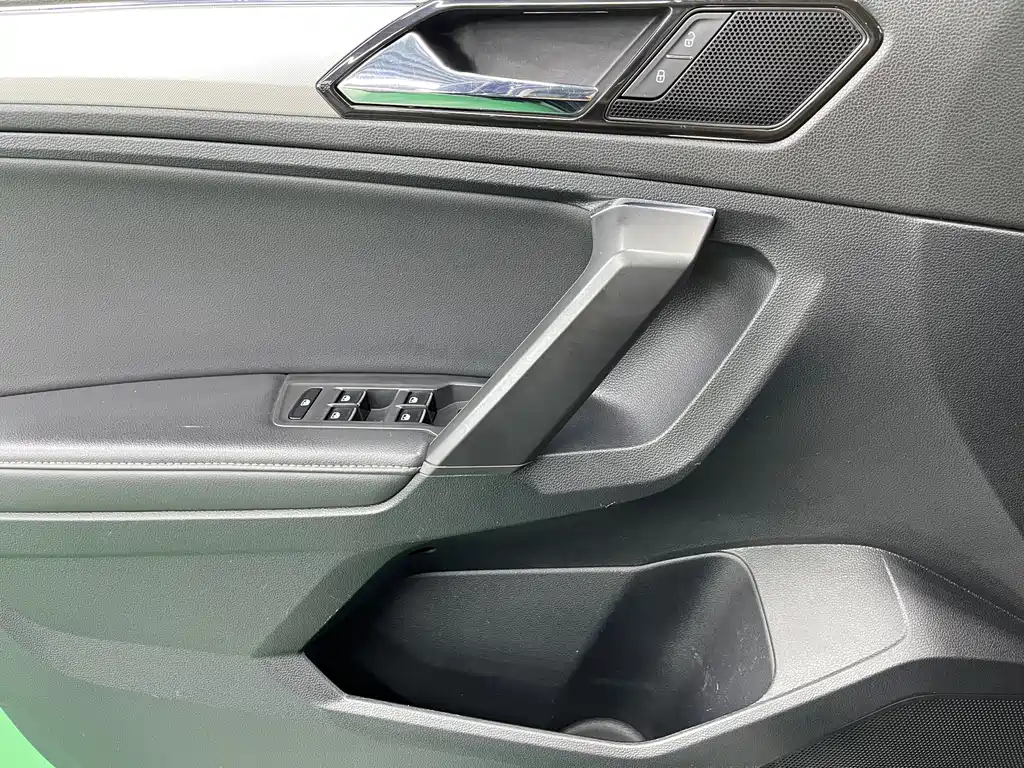 Volkswagen Tiguan L 2020 — фото 19