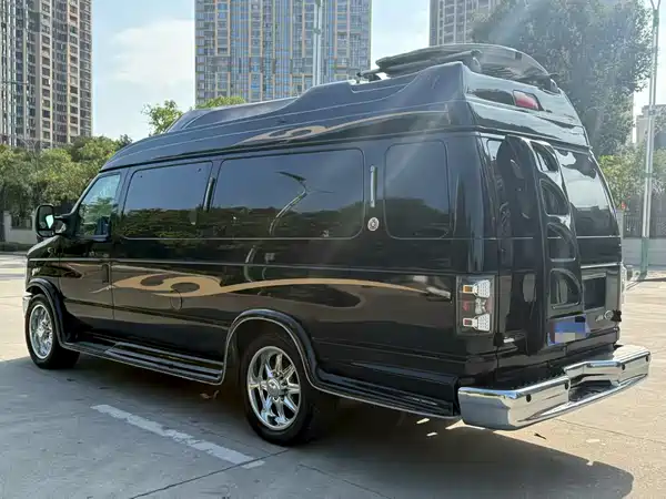 Ford E350 2011