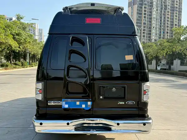 Ford E350 2011
