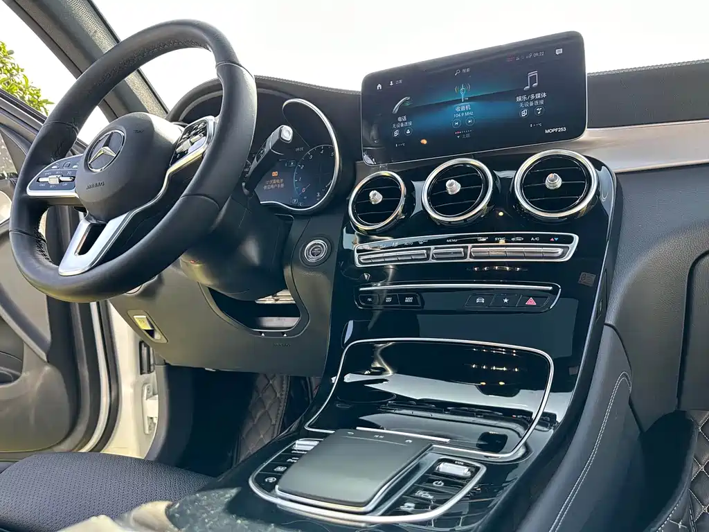 Mercedes-Benz GLC Coupe 2020 — фото 11